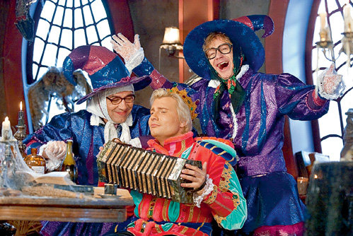 Матрёна и Цветочек в новом мюзикле инструктируют «Золотой голос России», где ему искать свою возлюбленную