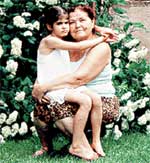 НА ПРОГУЛКЕ: Наталья Николаевна с внучкой