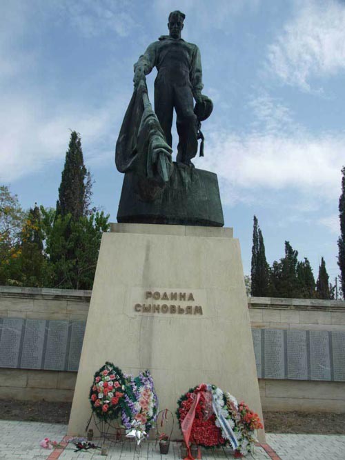 Памятник в Севастополе