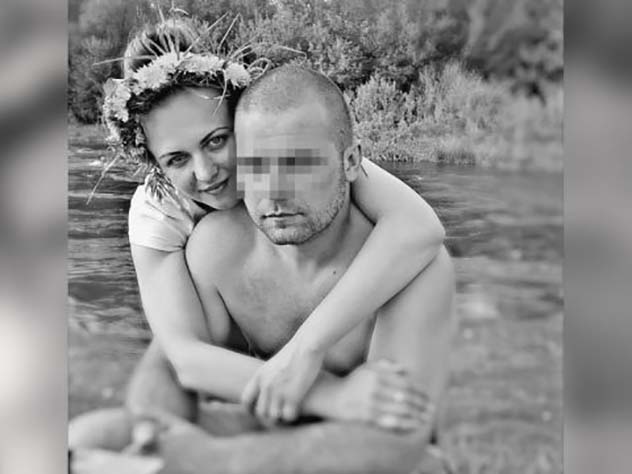 Ревнивый супруг избил жену до смерти и устроил ей фотосессию Ревнивый супруг избил жену до смерти и устроил ей фотосессию