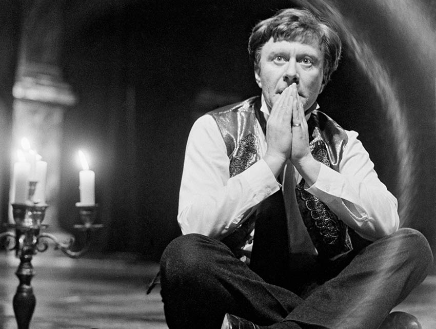 Андрей Миронов в спектакле «Тени».