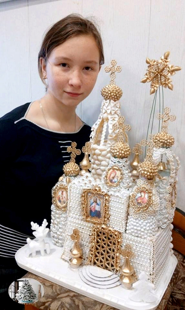 Трудно поверить, Ангелина с мамой сделали этот храм из макарон
