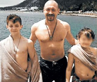 Максим Анатольевич что-то упустил в воспитании сыновей