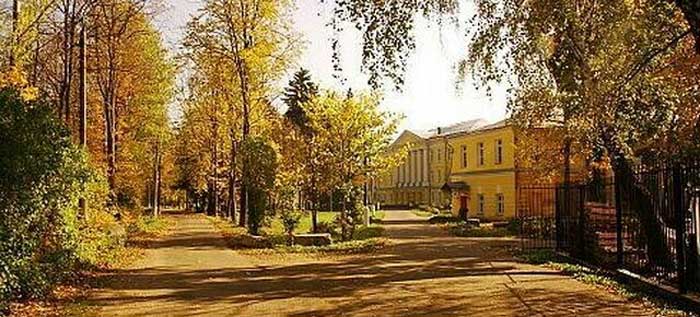 Горенский лесопарк, санаторий «Красная Роза»