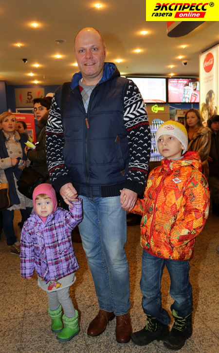 АЛЕКСЕЙ КОРТНЕВ С ДОЧКОЙ И СЫНОМ