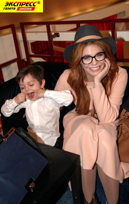 АНАСТАСИЯ СТОЦКАЯ С СЫНОМ САШЕЙ