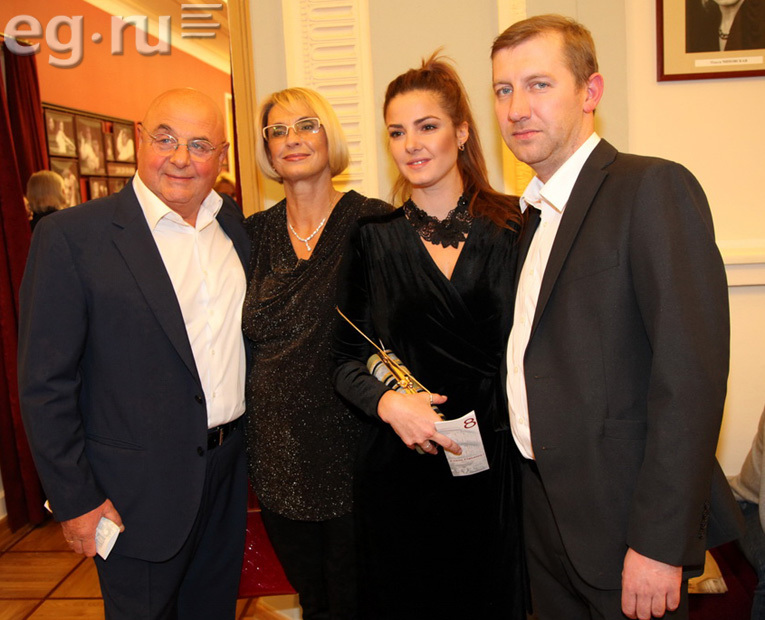 ВЛАДИМИР ДОЛИНСКИЙ С СЕМЬЕЙ