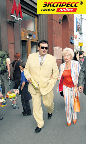 САМАЯ ЯРКАЯ ПАРА ВЕЧЕРИНКИ: Стас Садальский вместе с сенатором Людмилой Нарусовой приехали на церемонию на метро