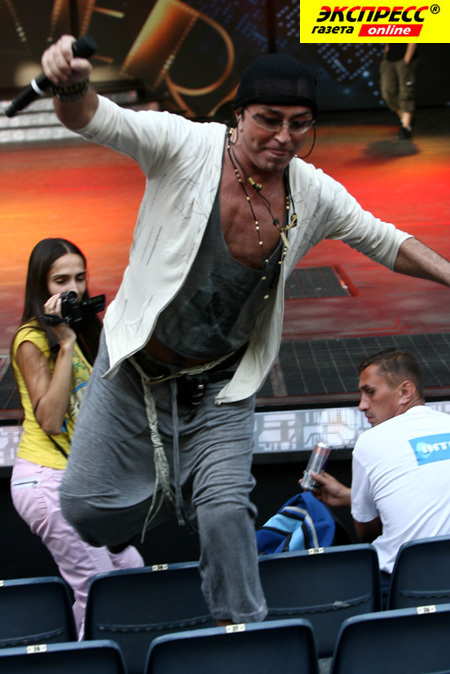 ВАЛЕРИЙ ЛЕОНТЬЕВ