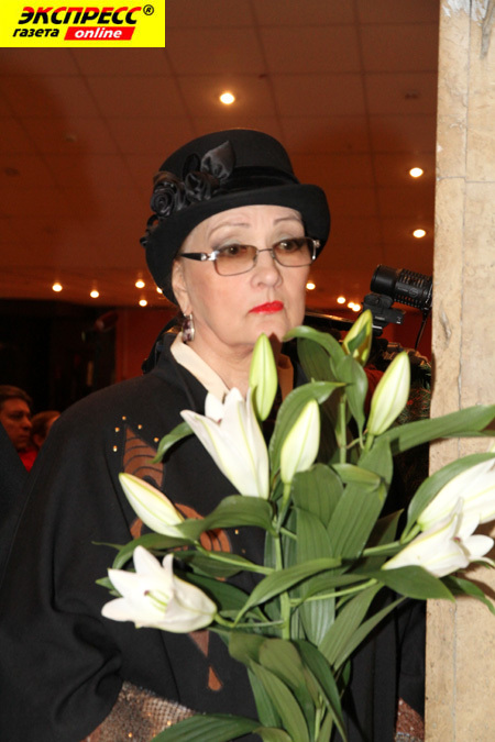 ЗИНАИДА КИРИЕНКО