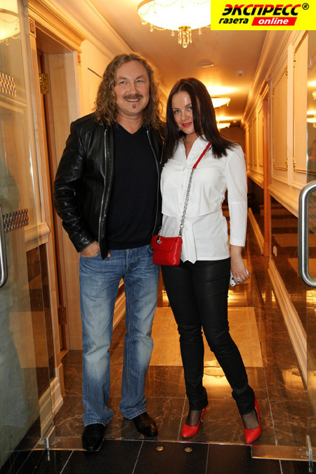 ИГОРЬ НИКОЛАЕВ С ЖЕНОЙ ЮЛИЕЙ ПРОСКУРЯКОВОЙ