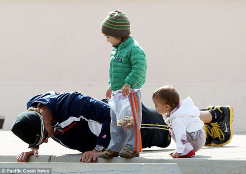 Мэтью Макконахи с детьми