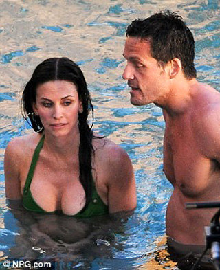 Кортни КОКС на Гавайях