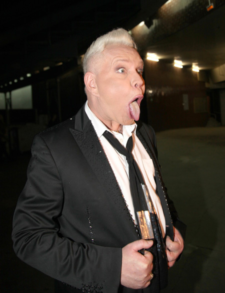 МОИСЕЕВ вернулся к имиджу ерника