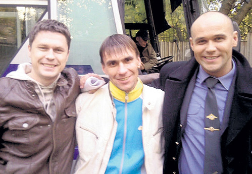 На съёмках ШАРОШКИН подружился с Денисом РОЖКОВЫМ и Максимом АВЕРИНЫМ. Фото: Odnoklassniki.ru