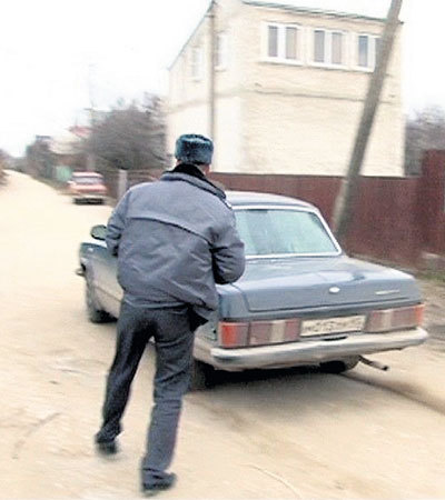 После визита журналистов ДЫШКАНТ сунул ребенка в багажник и скрылся от полиции