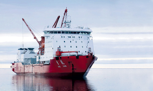 Китайский ледокол «Снежный дракон» в минувшем августе совершил свой первый переход по Северному морскому пути, преодолев путь от Чукотского моря на востоке до Баренцева на западе