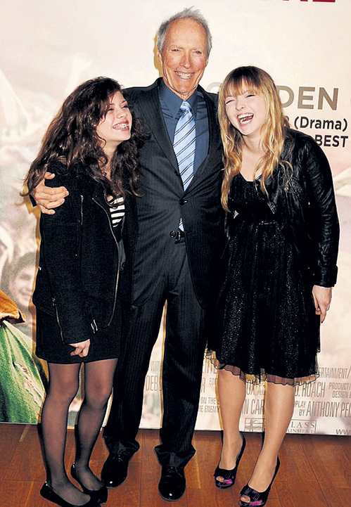 Папа Клинт может гордиться дочерьми - Морган (слева) и Франческой