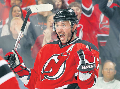 Илья КОВАЛЬЧУК перешел из «Нью-Джерси Девилз» в питерский СКА, где будет получать в течение пяти лет по $12 млн. в год