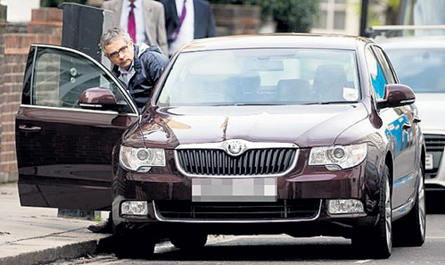 Роуэн АТКИНСОН теперь чаще ездит на простенькой «шкоде»