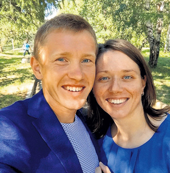 Женечка СЕЛЕДЦОВА вовремя скрасила серые будни Лёши ВОЛКОВА. Фото: vk.com/zheneva87