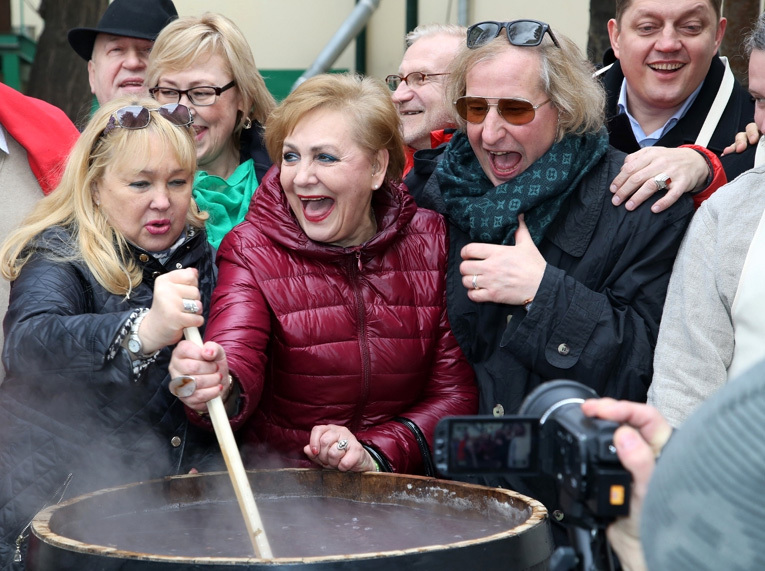 Наталья ГВОЗДИКОВА, Наталья ХОРОХОРИНА, Татьяна СУДЕЦ, Евгений ВОЗНЕСЕНСКИЙ, Андрей ЖИТИНКИН