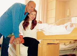 СЧАСТЛИВЫЙ ОТЕЦ: в обществе любимых женщин - Ольги и Сашеньки