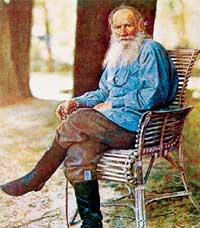 ФРОЛ КАРПУХИН: нарядившись барином, корчит рожи столичным фотографам