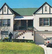 ДОМ АКТРИСЫ: недалеко от студии "Парамаунт"