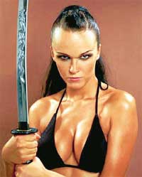 ПЕВИЦА СЛАВА: грудью проложит дорогу себе