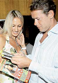 АЛИНА И ПАША: начитавшись "Экспресса" - целуются взасос