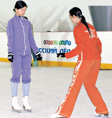 … и вновь взялись за азы фигурного катания