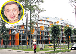 АНТОН ТАБАКОВ: рассказал, что российские звезды скупают в этом доме в Юрмале квартиры