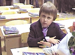 ПЕРВОКЛАШКА МАЙК: понимает, что школа - дело серьезное