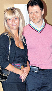 НАСТЯ ГОРШКОВА: на съемках ледового шоу бывшая невеста Ягудина крутилась возле Алексея Тихонова