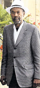 ВЕРНОН: знает о прошлом дочери как никто другой