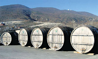 УНИКАЛЬНАЯ ТАРА: в такие бочки дешёвую бурду не нальют