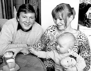 ДРУЖНАЯ СЕМЕЙКА: Олег Овсянников, Анжелика Кирхмайер и их дочка Мишель