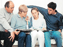 СЕМЬЯ САФИНЫХ: отец Михаил, мама Рауза, дочь Динара и сын Марат