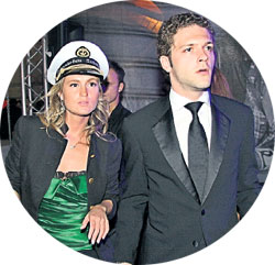 КОНСТАНТИН КРЮКОВ: придя на вечеринку с миловидной блондинкой, актёр усилил слухи о скором разводе с женой Евгенией