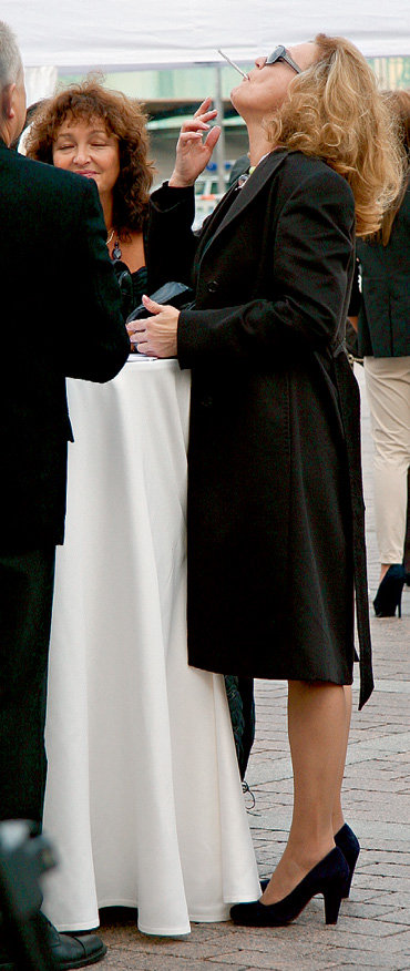 В любимом Питере Светлане СОРОКИНОЙ даже курится как-то по-особенному