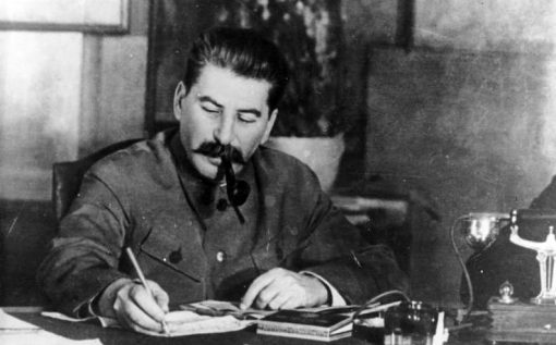 ÐоÑÐ¸Ñ Ð¡Ñалин в Ñвоем кабинеÑе