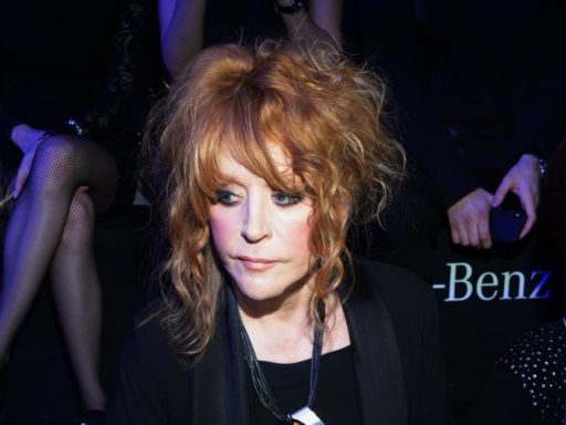 Огромные расходы и хождения по кабинетам: как Пугачева пытается спасти семью